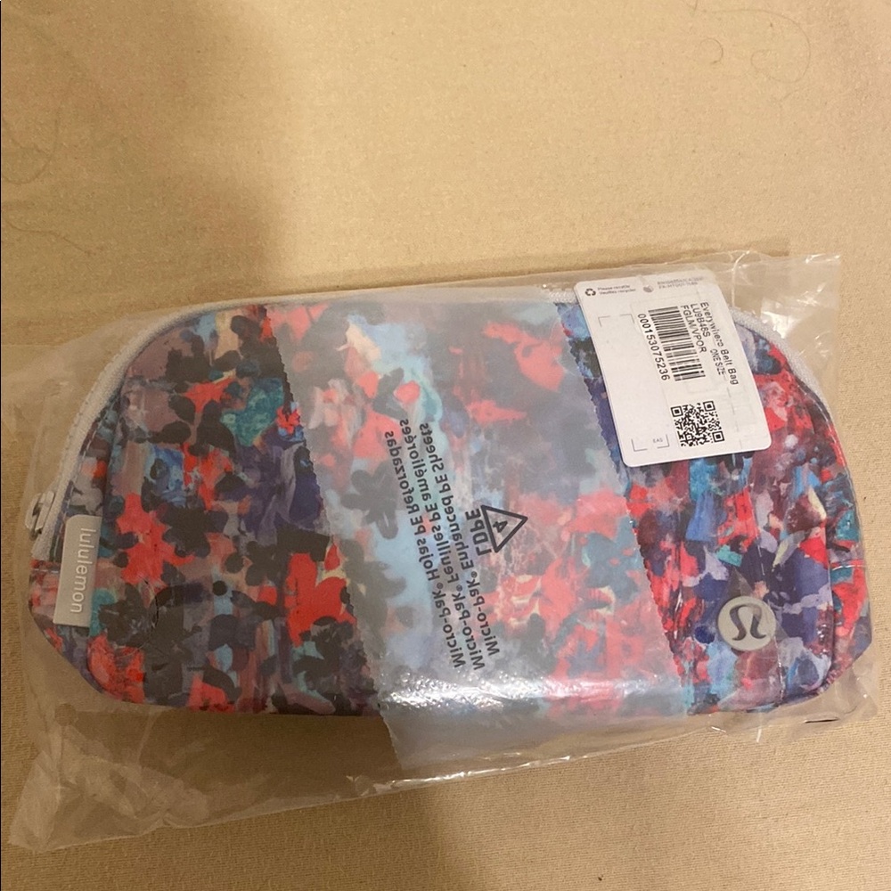 Lululemon Everywhere Belt Bag 1L